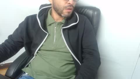 Snapshot of derrik_ chatting on 01-10-26, 11:12 online show from 01-10-26, 11:12