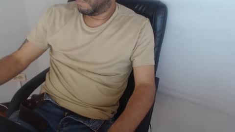 Snapshot of derrik_ chatting on 02-18-26, 04:25 online show from 02-18-26, 04:25