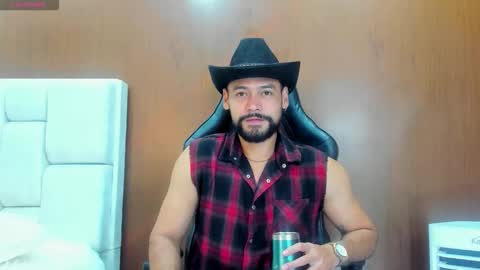 Snapshot of derrybigger_cm chatting on 10-04-25, 04:38 DerryBigger CM online show from 10-04-25, 04:38