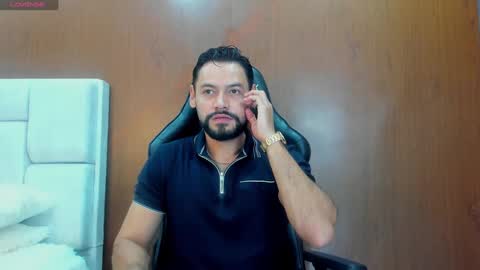 Snapshot of derrybigger_cm chatting on 10-13-25, 06:08 DerryBigger CM online show from 10-13-25, 06:08