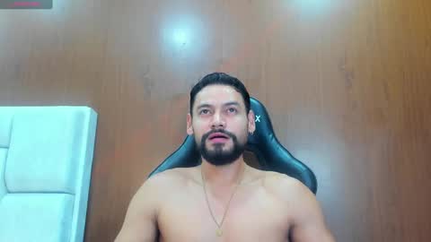 Snapshot of derrybigger_cm chatting on 10-17-25, 10:23 DerryBigger CM online show from 10-17-25, 10:23