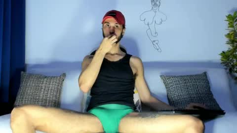 Snapshot of derrymaster chatting on 05-11-26, 03:01 JhimyMaster online show from 05-11-26, 03:01