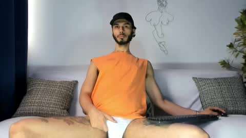Snapshot of derrymaster chatting on 05-19-26, 04:35 JhimyMaster online show from 05-19-26, 04:35