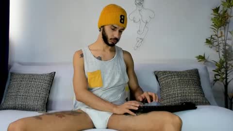 Snapshot of derrymaster chatting on 05-25-26, 03:51 JhimyMaster online show from 05-25-26, 03:51