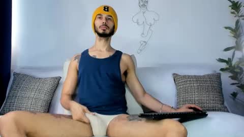 Snapshot of derrymaster chatting on 06-19-26, 06:12 JhimyMaster online show from 06-19-26, 06:12