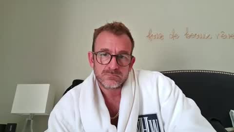 Snapshot of desertranger chatting on 05-10-26, 07:02 desertranger online show from 05-10-26, 07:02