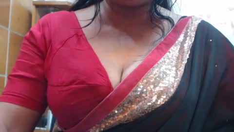 Snapshot of desimaisa130 chatting on 06-20-26, 04:54 Maisa online show from 06-20-26, 04:54