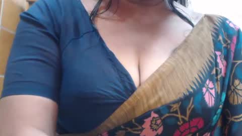 Snapshot of desimaisa130 chatting on 06-22-26, 05:54 Maisa online show from 06-22-26, 05:54