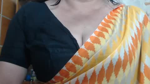 Snapshot of desimaisa130 chatting on 07-13-26, 04:54 Maisa online show from 07-13-26, 04:54