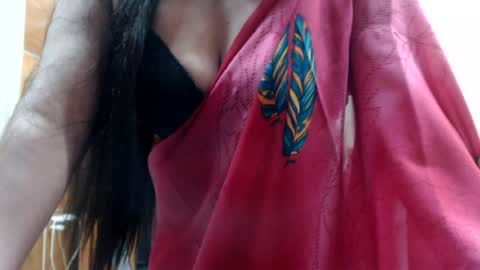 Snapshot of desimaisa130 chatting on 07-23-26, 05:00 Maisa online show from 07-23-26, 05:00