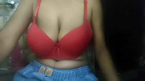 Snapshot of desiprincess35 chatting on 06-24-26, 05:34 desiprincess35 online show from 06-24-26, 05:34
