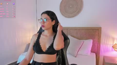 Snapshot of desireee_ chatting on 05-08-26, 12:10 desire online show from 05-08-26, 12:10