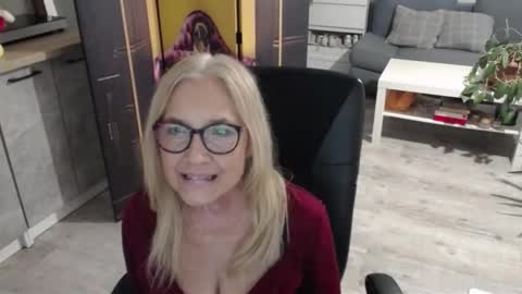 S O F I A online show from 02-12-26, 03:07