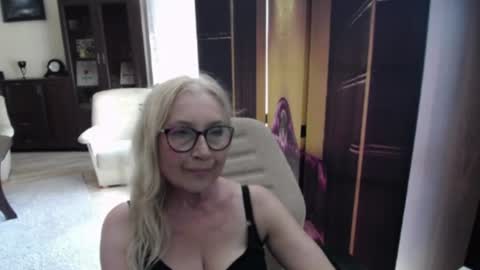 S O F I A online show from 06-29-26, 01:55