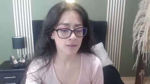 Snapshot of desiring__angel chatting on 01-14-25, 11:42 Desiring Angel online show from 01-14-25, 11:42