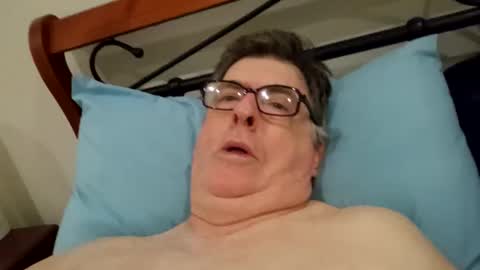 Desmon1958 online show from 04-12-26, 08:58