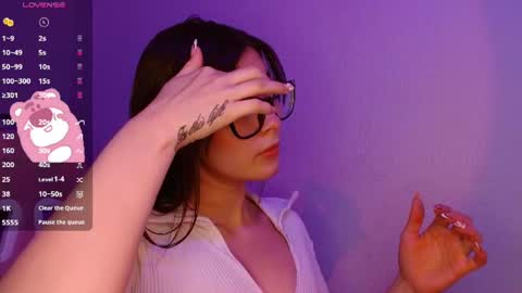Snapshot of destinya_ chatting on 06-21-26, 02:08 destinya_ online show from 06-21-26, 02:08