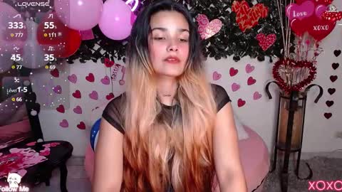 Snapshot of destinyhills_ chatting on 02-18-25, 03:21 Destiny online show from 02-18-25, 03:21