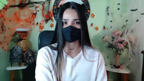 Snapshot of destinyhills_ chatting on 10-10-25, 12:15 Destiny online show from 10-10-25, 12:15