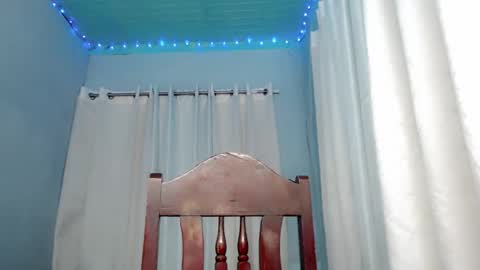 Snapshot of destinyroxie chatting on 12-10-24, 03:41 ROXIE  online show from 12-10-24, 03:41