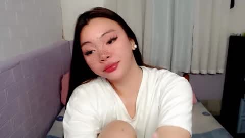 Snapshot of destinyroxie chatting on 01-26-25, 05:13 ROXIE  online show from 01-26-25, 05:13