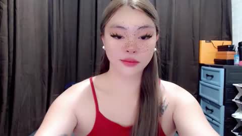 Snapshot of destinyroxie chatting on 10-13-25, 01:44 ROXIE  online show from 10-13-25, 01:44