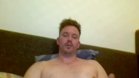Snapshot of deutero1986 chatting on 07-11-26, 02:47 deutero1986 online show from 07-11-26, 02:47