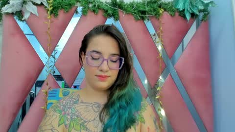 Snapshot of deva_blue chatting on 01-08-25, 07:13 Deva Blue online show from 01-08-25, 07:13