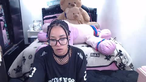 Snapshot of devi_black_13_ chatting on 04-05-26, 12:30 devi_black_13_ online show from 04-05-26, 12:30