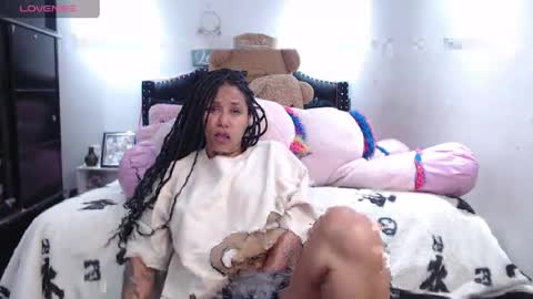 Snapshot of devi_black_13_ chatting on 05-06-26, 01:36 devi_black_13_ online show from 05-06-26, 01:36