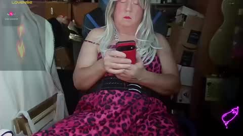 Snapshot of deviant_of_pleasure chatting on 10-12-25, 12:53 Deviant of Pleasure online show from 10-12-25, 12:53