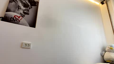 Emily online show from 10-23-25, 08:02