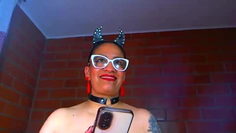 Snapshot of devil_taylorx chatting on 06-25-26, 12:43 devil_taylorx online show from 06-25-26, 12:43