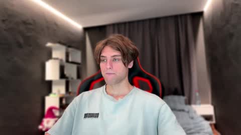 Snapshot of devilnut1 chatting on 11-13-25, 06:23 devilnut1 online show from 11-13-25, 06:23