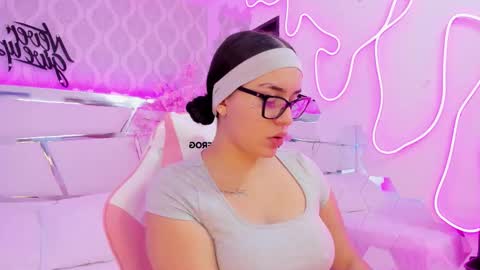 Snapshot of devoracook chatting on 11-13-25, 01:54 DevoraCook online show from 11-13-25, 01:54