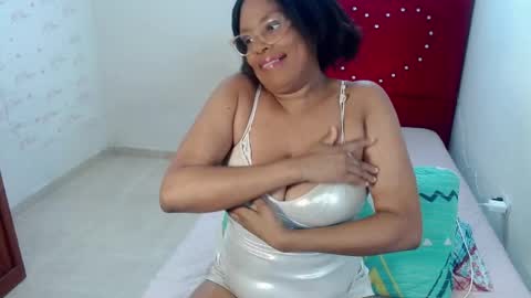 Snapshot of devorasexy2 chatting on 04-30-26, 10:14 Devora.. online show from 04-30-26, 10:14