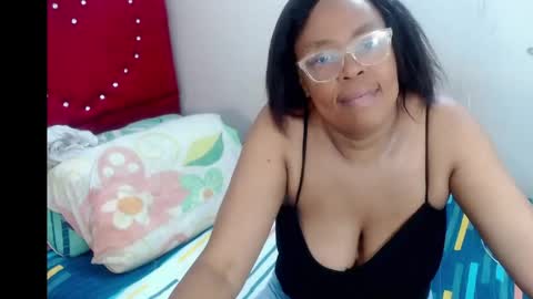 Snapshot of devorasexy2 chatting on 06-08-26, 11:21 Devora.. online show from 06-08-26, 11:21