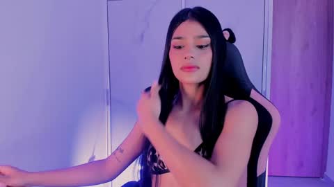 Snapshot of devours_fire chatting on 04-26-26, 07:44 Sara 3 online show from 04-26-26, 07:44
