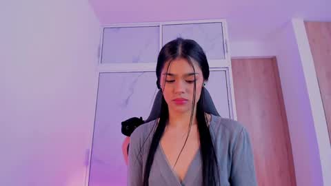 Snapshot of devours_fire chatting on 05-14-26, 07:53 Sara 3 online show from 05-14-26, 07:53