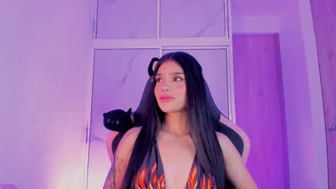 Snapshot of devours_fire chatting on 05-30-26, 10:07 Sara 3 online show from 05-30-26, 10:07
