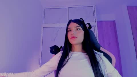 Snapshot of devours_fire chatting on 06-03-26, 10:37 Sara 3 online show from 06-03-26, 10:37