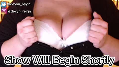 Snapshot of devynreign chatting on 03-08-25, 06:43 Devyn Reign online show from 03-08-25, 06:43