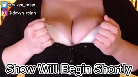 Snapshot of devynreign chatting on 09-21-25, 02:24 Devyn Reign online show from 09-21-25, 02:24