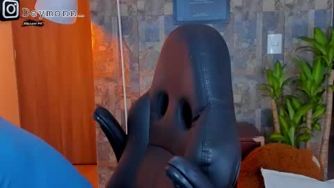 JULIAN online show from 10-28-25, 09:39