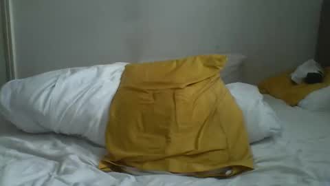 Snapshot of dgdgn chatting on 12-15-25, 08:51 dgdgn online show from 12-15-25, 08:51