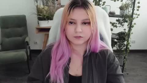 Dia online show from 03-07-26, 12:24