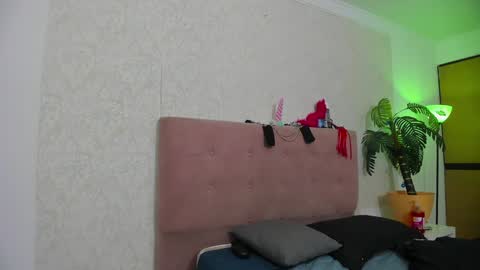 Snapshot of diabla_sexyboobs chatting on 01-27-25, 12:01 D I A B L A online show from 01-27-25, 12:01