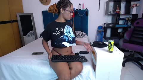 Snapshot of diabla_sexyboobs chatting on 01-28-25, 12:15 D I A B L A online show from 01-28-25, 12:15