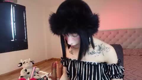Diamond  online show from 06-17-26, 03:02