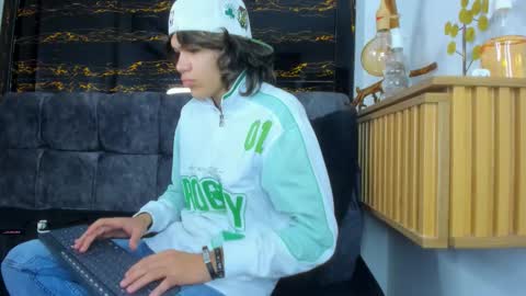 diamond_twink online show from 02-18-26, 01:51